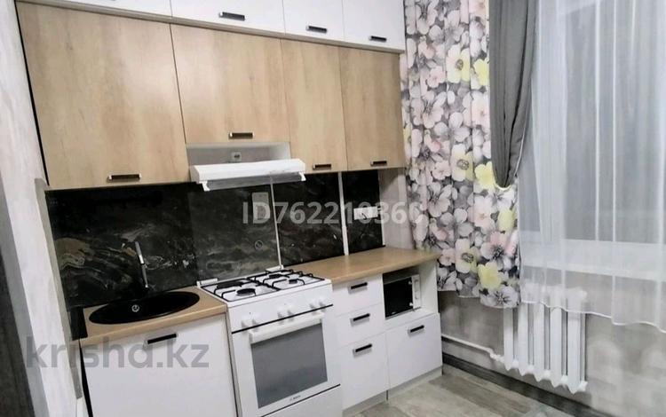 2-бөлмелі пәтер · 50 м² · 5/7 қабат, Ақсай-3Б ш/а. 2 — Толе Би- Яссауи, бағасы: 300 000 ₸ в Алматы, Ауэзовский р-н — фото 2