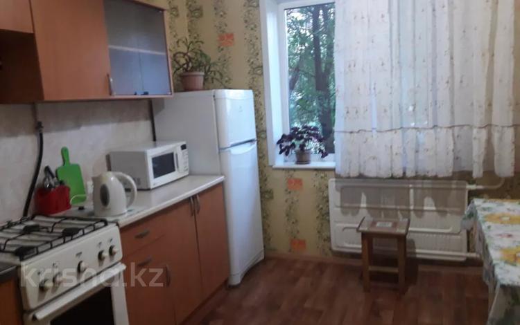 1-комнатная квартира · 42 м² · 1/5 этаж, улица Байтурсынова 37 — Утепбаева 50 за 10 000 ₸ в Семее — фото 7