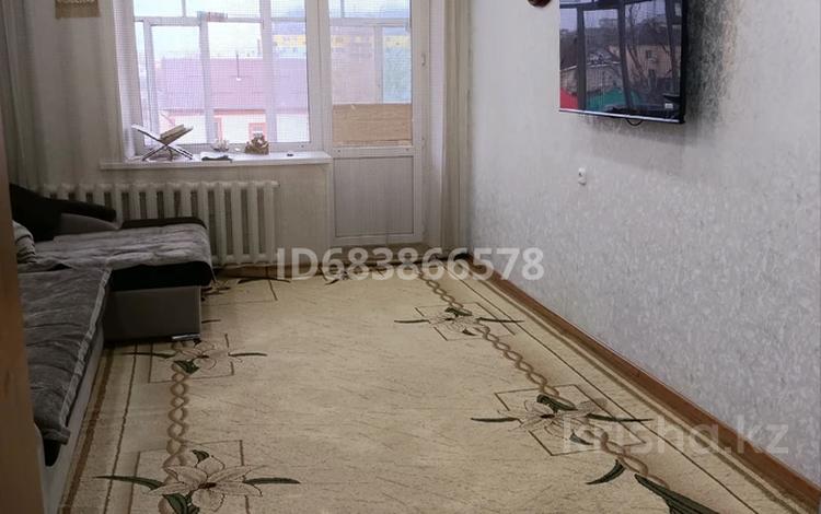 3-комнатная квартира · 63 м² · 5/5 этаж, А. Скоробогатова 67 за 19.3 млн ₸ в Уральске — фото 86