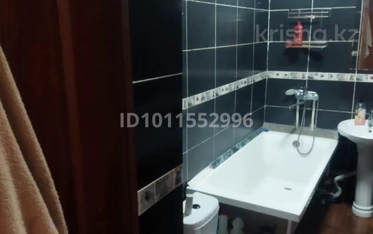 2-бөлмелі пәтер · 46 м² · 2/5 қабат, Рысбек батыра 8 а, бағасы: 11.5 млн 〒 в Таразе — фото 2