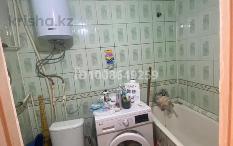 2-бөлмелі пәтер · 45 м² · 1/5 қабат, 13-шағынаудан 24 — Возле школы Жумабека Ташенова, бағасы: 8.4 млн ₸ в Караганде, Алихана Бокейханова р-н — фото 2