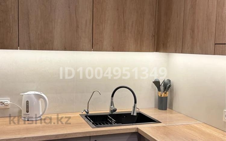 2-комнатная квартира · 55 м² · 3/9 этаж, Туран 55/6 за 400 000 ₸ в Астане, Нура р-н — фото 12