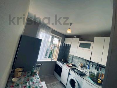 2-комнатная квартира · 39 м² · 5/5 этаж, Акмурзина 1 за 40 000 ₸ в Уральске