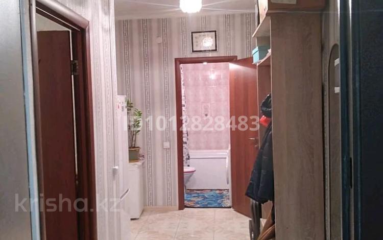 1-комнатная квартира · 42 м² · 2/10 этаж, мкр Аксай-1 10/3 за 30 млн ₸ в Алматы, Ауэзовский р-н — фото 2