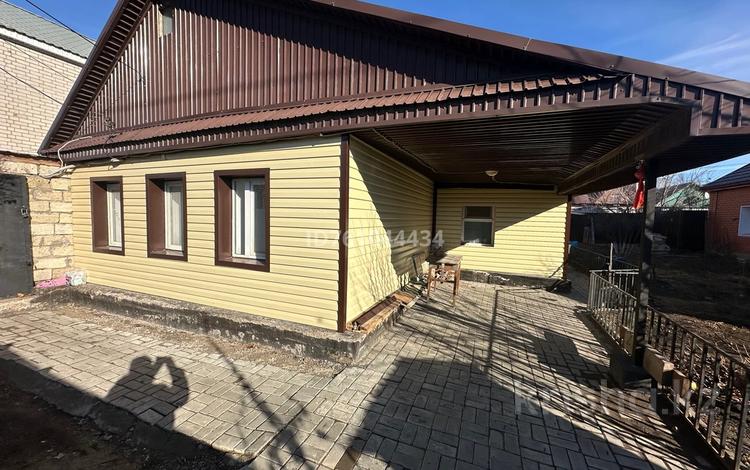 Отдельный дом · 4 комнаты · 100 м², мкр Шанхай, Братьев жубановых 85 — Пожарского и жубанова за 25 млн ₸ в Актобе — фото 18