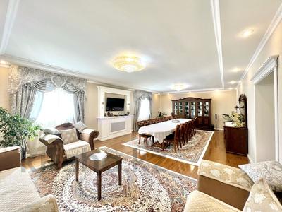 Отдельный дом · 5 комнат · 315 м² · 10 сот., Жайык 12 — Абылайхана за 140 млн 〒 в Астане, Алматы р-н