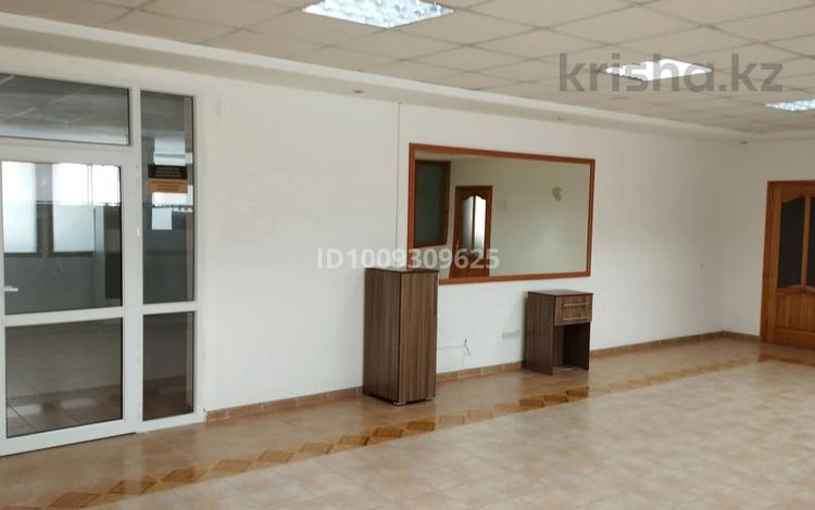 Свободное назначение, офисы · 227 м² за 522 100 ₸ в Актобе — фото 2