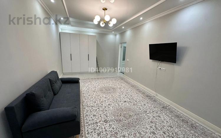 1-комнатная квартира · 47 м² · 4/9 этаж, мкр Нурсая, Таумуш Жумагалиев 15 за 200 000 ₸ в Атырау — фото 2