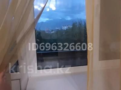 3-бөлмелі пәтер · 70 м² · 5/5 қабат, мкр Жетысу-1 — ул. Абая, пересечение ул. Б. Момышулы, бағасы: 350 000 ₸ в Алматы, Ауэзовский р-н