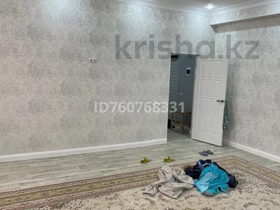 Пәтерлер в Мангистауской обл.: 2-бөлмелі пәтер · 70 м² · 3/10 қабат, 17-й мкр 99, бағасы: 27 млн 〒 2-бөлмелі пәтер · 70 м² · 3/10 қабат, 17-й мкр 99, бағасы: 27 млн 〒 в Актау