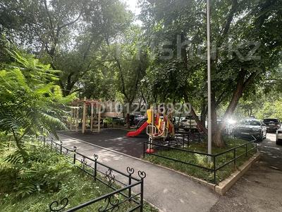 2-бөлмелі пәтер · 55 м² · 4/9 қабат, мкр Самал-1 3 — Сатпаева-Достык-Жолдасбекова, бағасы: 400 000 ₸ в Алматы, Медеуский р-н