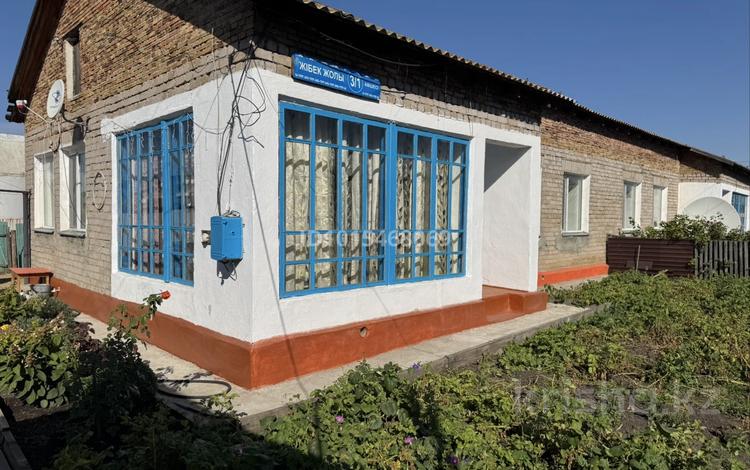 Отдельный дом · 3 комнаты · 100 м² · 10 сот., Жибек Жолы 3 — С. Новоникольское за 6.5 млн ₸ в Балкашине — фото 2