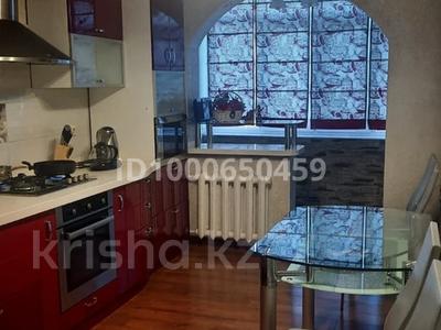 Продажа квартир в Алматинской обл.: 3-комнатная квартира · 89 м² · 3/5 этаж, Водник 2 10 за 39 млн 〒 3-комнатная квартира · 89 м² · 3/5 этаж, Водник 2 10 за 39 млн 〒 в Боралдае (Бурундай), мкр Водник-2