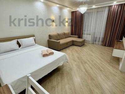 1-комнатная квартира · 49 м² · 3/5 этаж, мкр Астана 5 — Загс,6-7мкр, Арбат, ТРЦ Орал, Азия Молл за 16 000 ₸ в Уральске