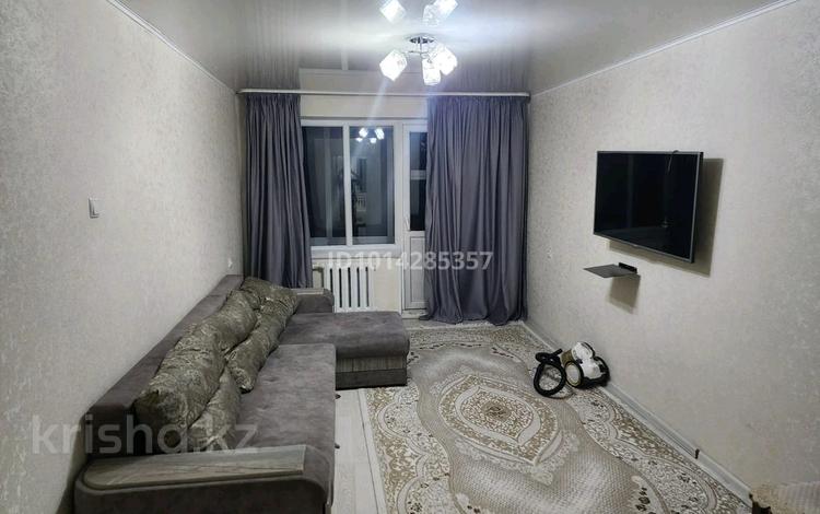 3-комнатная квартира · 60 м² · 3/5 этаж, мкр Аксай-1 21 за 320 000 ₸ в Алматы, Ауэзовский р-н — фото 2