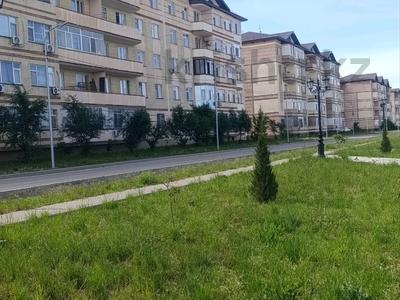 2-комнатная квартира · 56 м² · 5/5 этаж, мкр Улы Дала 5 — Конец Пушкина - Аль Фараби за 17.5 млн ₸ в Таразе