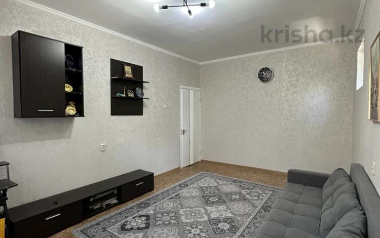 1-бөлмелі пәтер · 43 м² · 2/5 қабат, Айнабұлақ-1 ш/а., бағасы: 27 млн ₸ в Алматы, Жетысуский р-н — фото 4