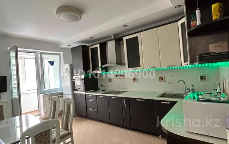 3-комнатная квартира · 110 м² · 7/9 этаж, Аскарова Асанбая 21 за 500 000 ₸ в Алматы, Наурызбайский р-н — фото 3