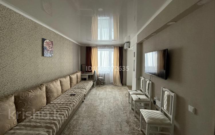 2-бөлмелі пәтер · 44 м² · 5/5 қабат, Проспект Ауэзова 27 — Сзади цветочный ряд, бағасы: 18 млн ₸ в Семее — фото 2