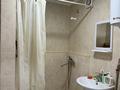 2-бөлмелі пәтер · 44 м² · 5/5 қабат, Проспект Ауэзова 27 — Сзади цветочный ряд, бағасы: 18 млн ₸ в Семее — фото 12