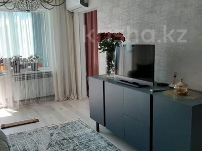 3-комнатная квартира · 58 м² · 4 этаж, мкр №5, мкр №12 12 за 33 млн ₸ в Алматы, Ауэзовский р-н