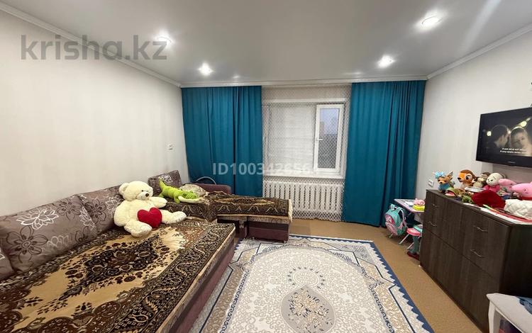 1-комнатная квартира · 42 м² · 6/9 этаж, Затаевича 35 — Ауэзова Иртышская за 15.5 млн 〒 в Семее — фото 3