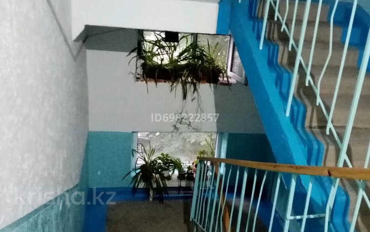 3-комнатная квартира · 61.7 м² · 3/5 этаж, 7мкр 18 за 18.9 млн ₸ в Таразе — фото 2