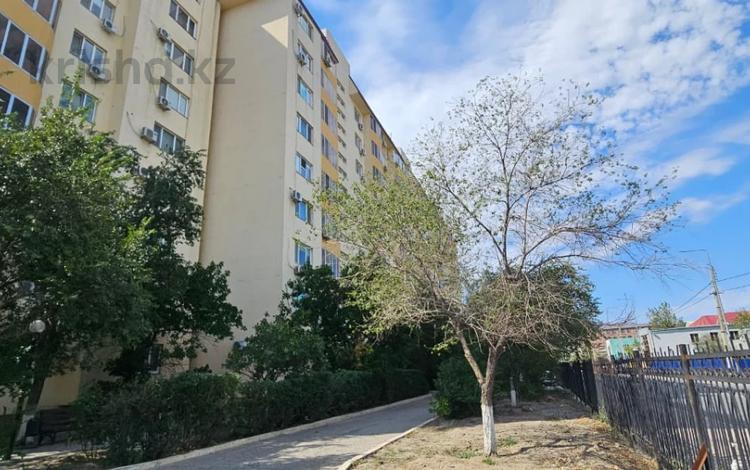 2-бөлмелі пәтер · 80 м² · 3/9 қабат, Кулманова 152, бағасы: 280 000 ₸ в Атырау — фото 2