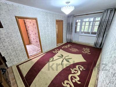 4-бөлмелі пәтер · 60 м² · 2/5 қабат, Аманжолова 13, бағасы: 17 млн ₸ в Жезказгане