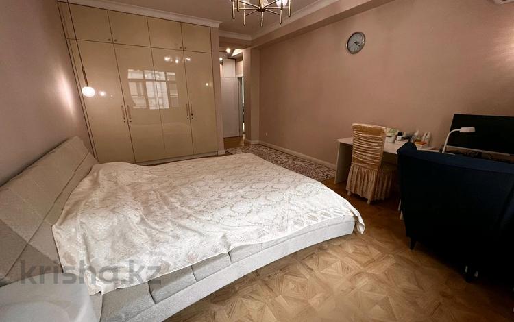 5-комнатная квартира, 176 м², 3/7 этаж помесячно, Тайманова за 1.1 млн 〒 в Алматы — фото 9