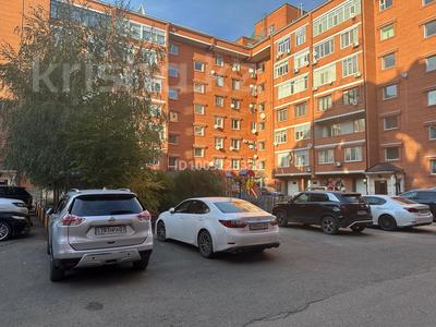 5-комнатная квартира · 230 м² · 3/7 этаж, проспект Назарбаева 233/1 — Маншук маметова за 135 млн 〒 в Уральске