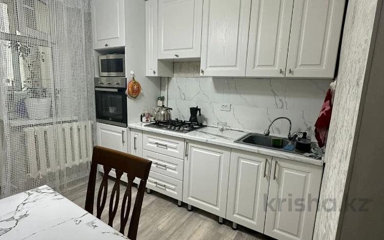 2-комнатная квартира, 55 м², 2/5 этаж, мкр 8, Братьев Жубановых 289 за 17 млн 〒 в Актобе, мкр 8 — фото 12