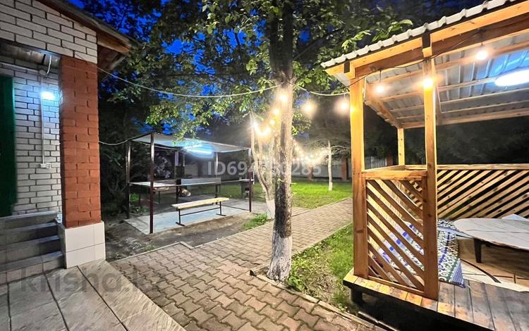 Жеке үй · 6 бөлме · 300 м², Шамшы калдаякова 15, бағасы: 180 000 ₸ в Бурабае — фото 2