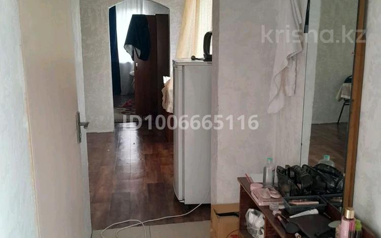 2-бөлмелі пәтер · 27 м² · 1 қабат, мкр Думан-1 18 — Халык арены, бағасы: 150 000 ₸ в Алматы, Медеуский р-н — фото 2
