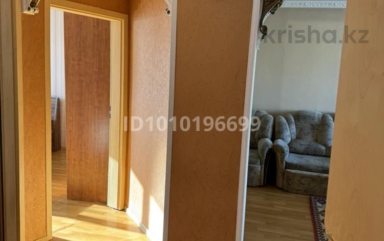 3-комнатная квартира · 63 м² · 5/5 этаж, мкр Юго-Восток, Карбышева 3 — Возле КарГУ за 200 000 ₸ в Караганде, Казыбек би р-н — фото 2