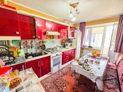 4-бөлмелі пәтер · 80 м² · 4/5 қабат, Самал, бағасы: 25.5 млн ₸ в Талдыкоргане, мкр Самал