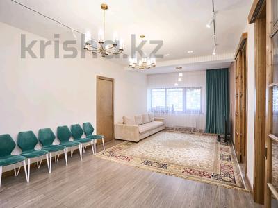 5-комнатная квартира · 159 м² · 13/13 этаж, Нажимеденова 12 — Нац Музей, Хазрет Султан, Тәуелсіздік сарайы, монумент Қазақ елі за 110 млн 〒 в Астане, Алматы р-н