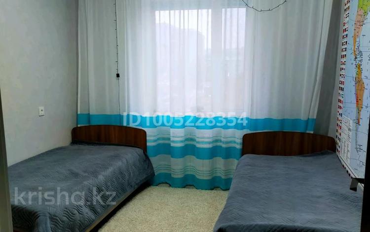 3-комнатная квартира · 70 м² · 4/5 этаж, мкр 11, Мкр 11 Шайкенова 17 за 27 млн 〒 в Актобе — фото 2