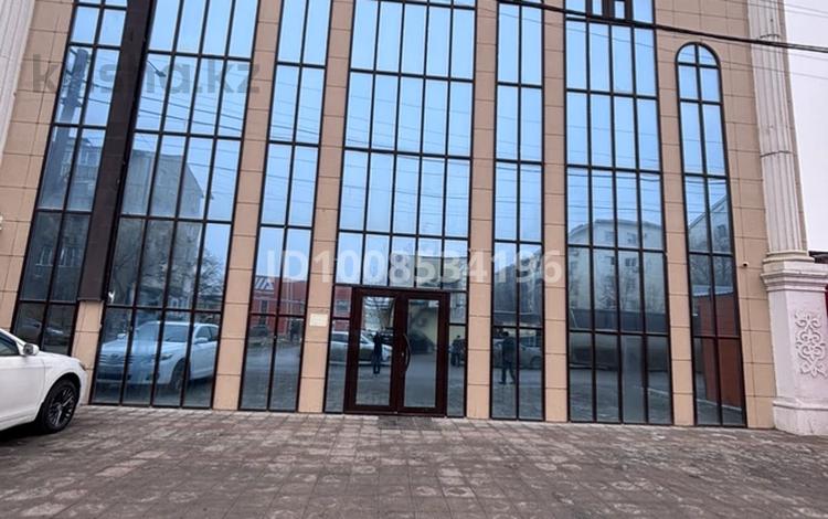 Свободное назначение, общепит · 1500 м² за 470 млн ₸ в Атырау, мкр Привокзальный-3 — фото 2