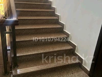 3-бөлмелі пәтер · 100 м² · 4/8 қабат, 18-й микрорайон, 18-й микрорайон 79/1, бағасы: 69 млн ₸ в Шымкенте, Аль-Фарабийский р-н