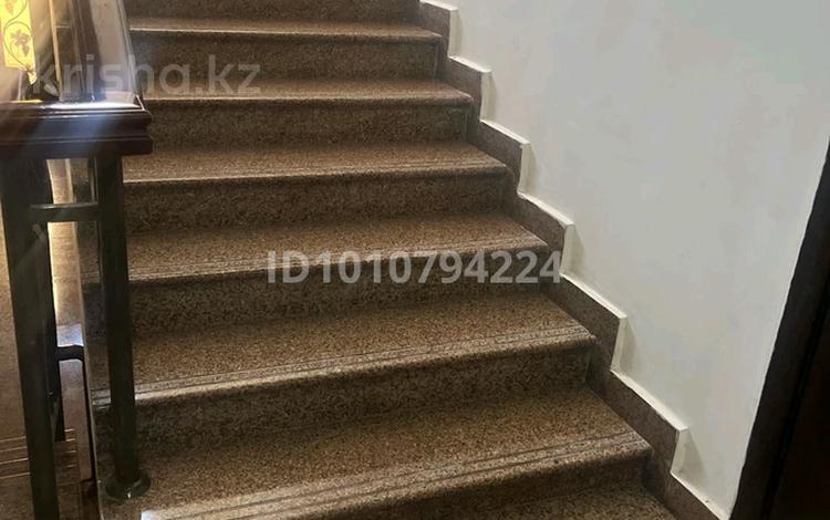 3-бөлмелі пәтер · 100 м² · 4/8 қабат, 18-й микрорайон, 18-й микрорайон 79/1, бағасы: 69 млн ₸ в Шымкенте, Аль-Фарабийский р-н — фото 2