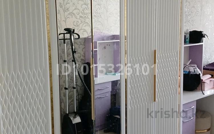 3-бөлмелі пәтер · 60 м² · 4/4 қабат, молдагулова 25, бағасы: 18 млн ₸ в Шымкенте, Аль-Фарабийский р-н — фото 2