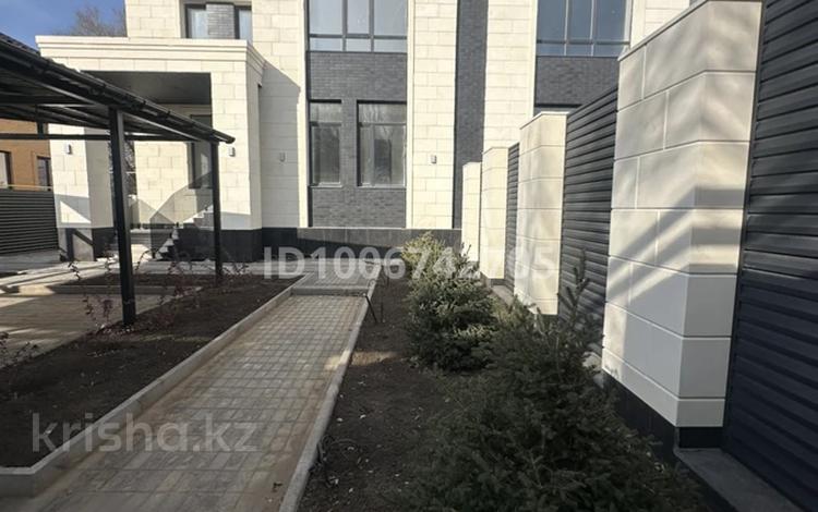 Часть дома · 7 комнат · 240 м² · 6 сот., мкр Михайловка , Ботаническая 52 — Газалиева Ботаническая за 210 млн 〒 в Караганде, Казыбек би р-н — фото 2