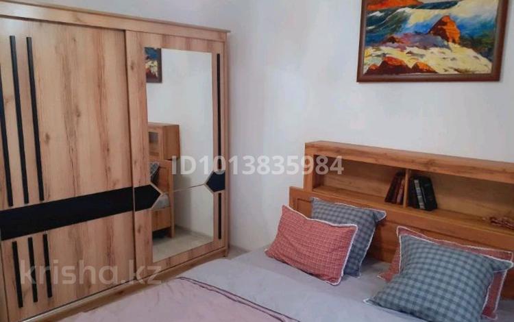 4-бөлмелі пәтер · 85 м² · 1/5 қабат, Сулейманова 18A, бағасы: 300 000 ₸ в Таразе — фото 3