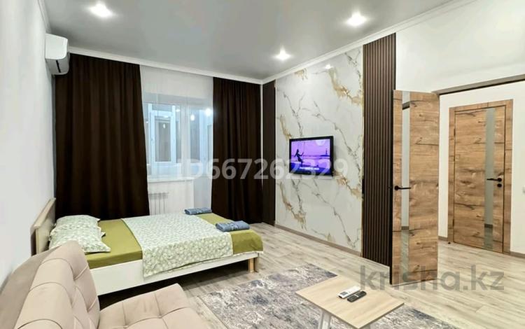 1-комнатная квартира · 55 м² · 1/5 этаж, мкр. Алтын орда, Батыс-2 228г — Саздинское лесничество за 15 000 ₸ в Актобе — фото 18
