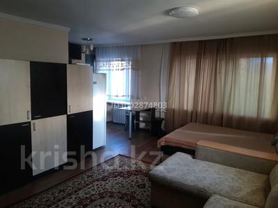 1-бөлмелі пәтер · 38 м² · 3/5 қабат, Жаңа қала ш/а., Алиханова 8, бағасы: 9 000 ₸ в Караганде, Казыбек би р-н