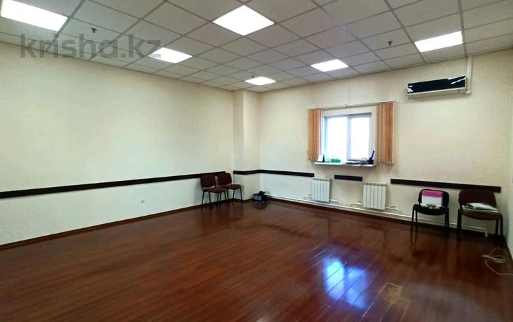 Офисы · 37 м² за 185 000 ₸ в Усть-Каменогорске, Ульбинский — фото 2