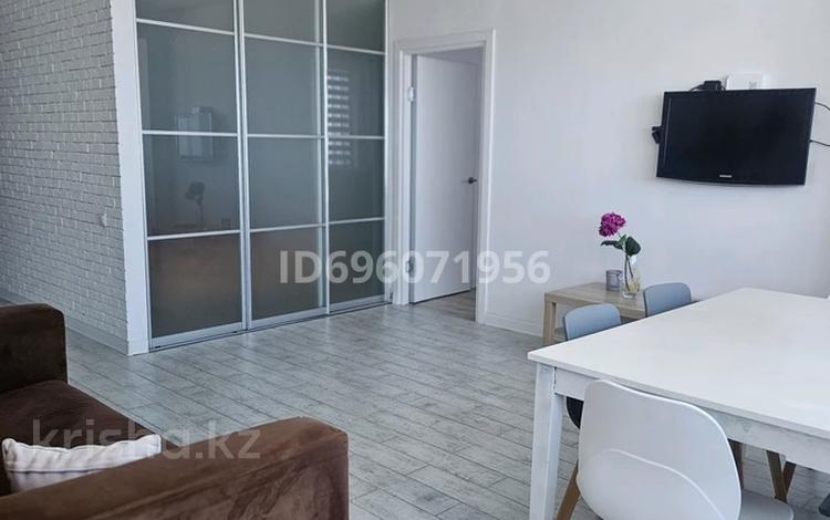 2-бөлмелі пәтер · 75 м² · 15/18 қабат, 17-ш/а. 4, бағасы: 240 000 ₸ в Актау, 17-й мкр — фото 42