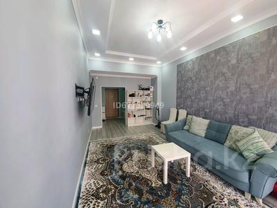 2-комнатная квартира, 70.8 м², 11/12 этаж, 16-й мкр , 16 мкрн — Поликлиника Ясин, трц Актау за 27.5 млн 〒