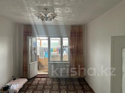 4-бөлмелі пәтер, 81 м², 5/5 қабат, 11-й мкр 43 — Бауыржан Момышулы, бағасы: 18 млн 〒 в Таразе